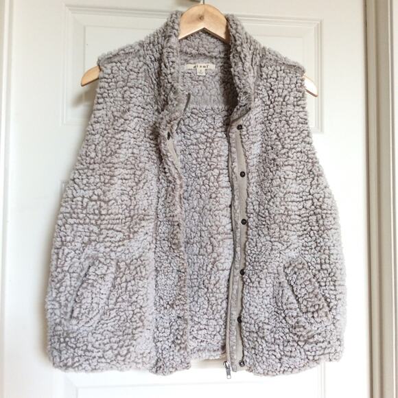 Francesca’s Miami | Gray Marissa Sherpa Vest Small - Picture 2 of 5